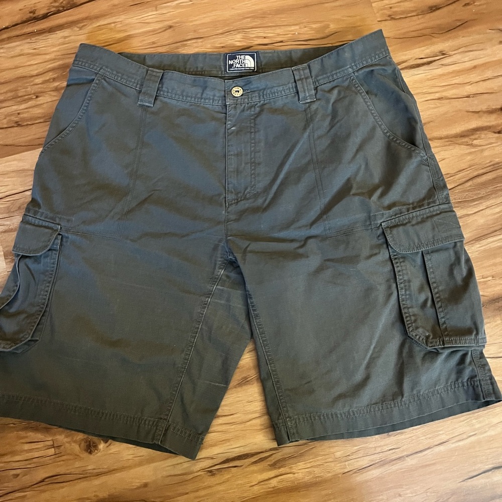 The North Face Men's Gray Cargo Shorts